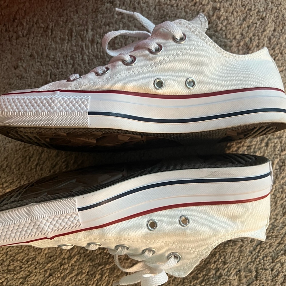 Womens White Converse Size 6.0